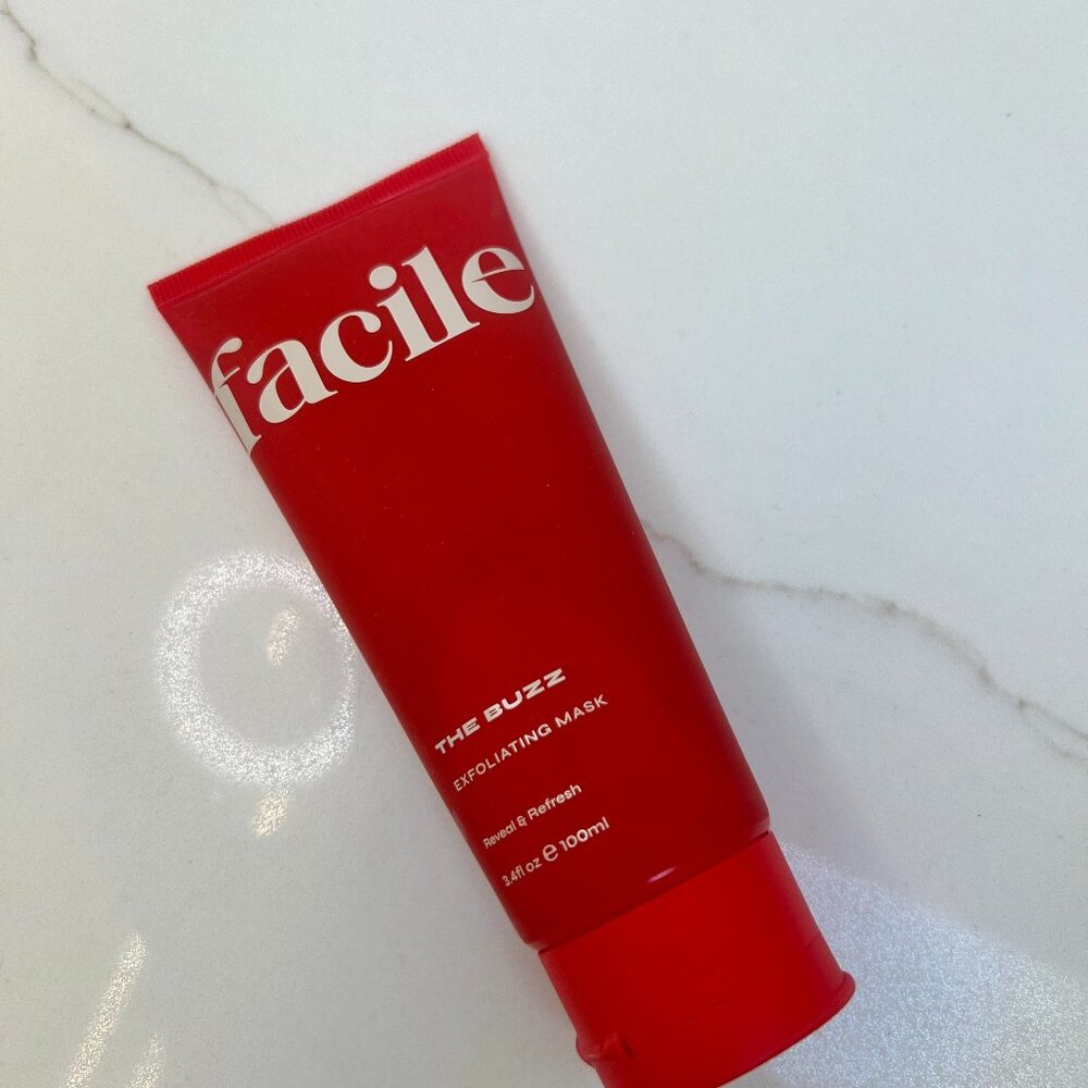 37% OFF ♥️ THE BUZZ AHA & BHA Exfoliating Mask